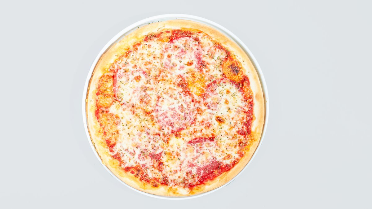 72. Pizza Salami