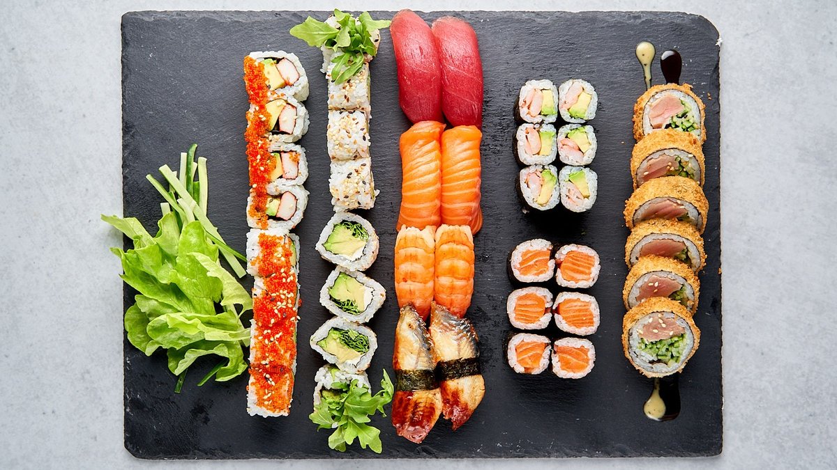 Sushi Platte Birthday Bash