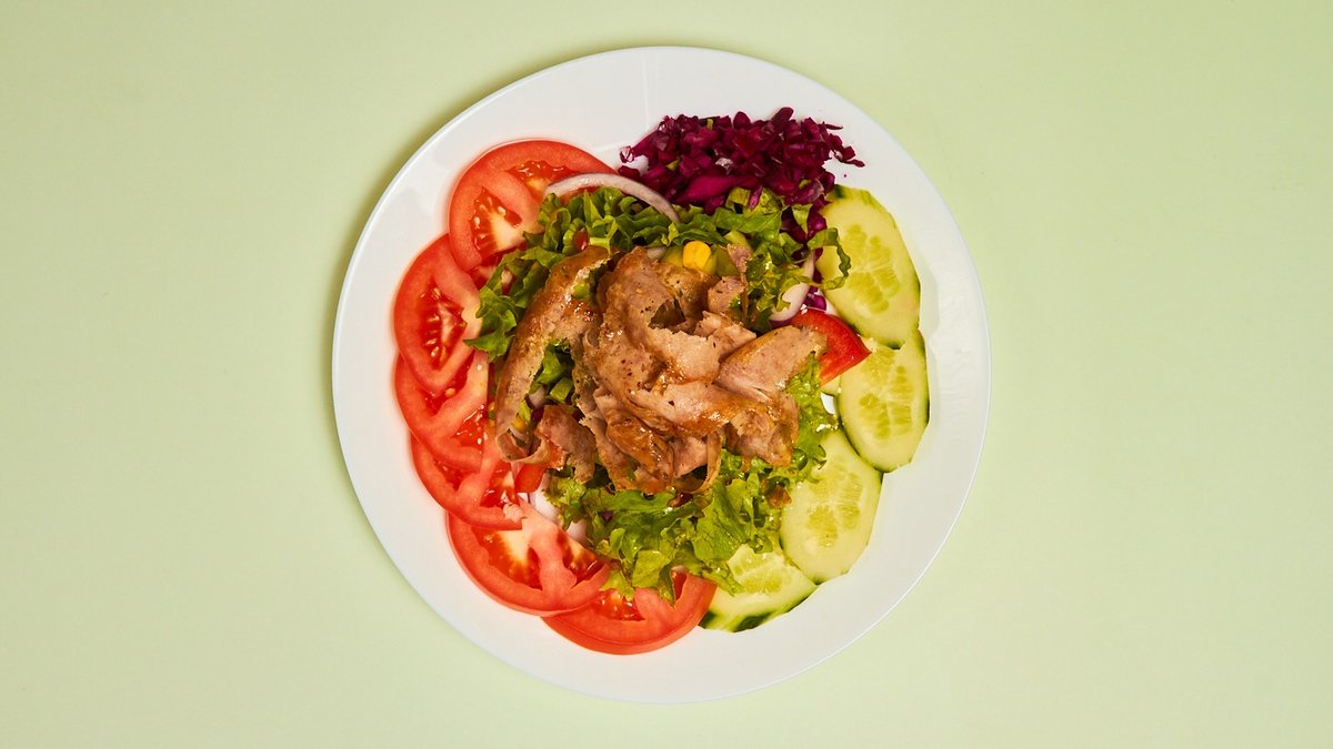 Gemischter Salat mit Dönerfleisch