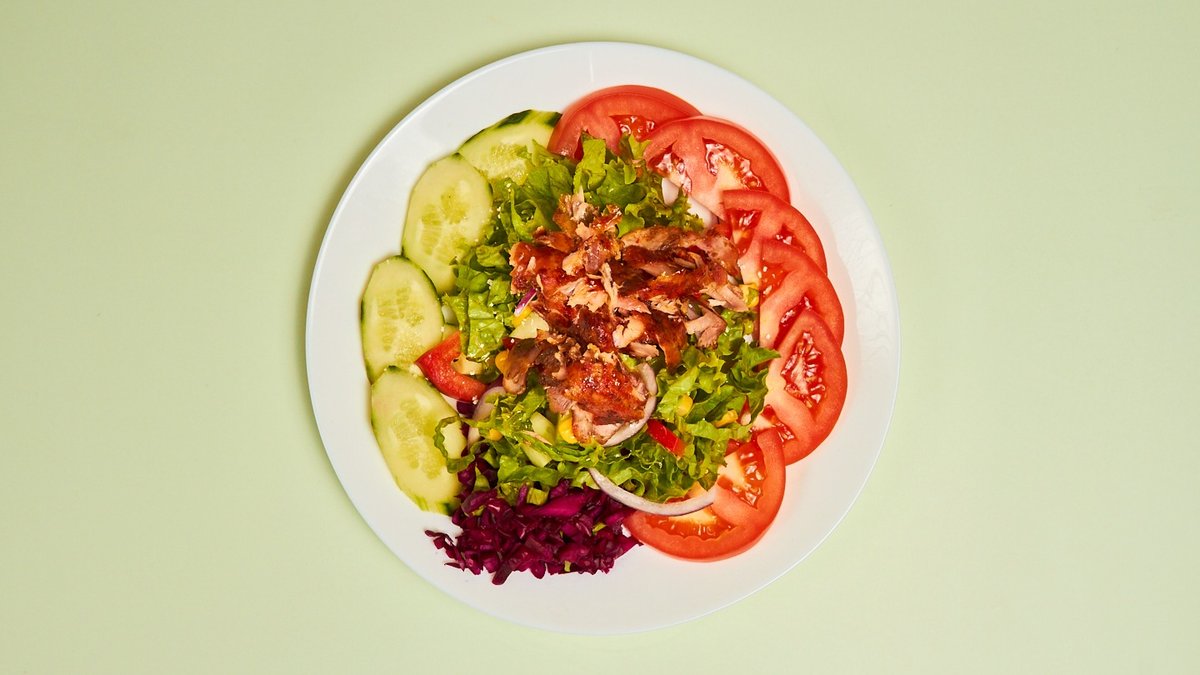 Gemischter Salat mit Chickendönerfleisch